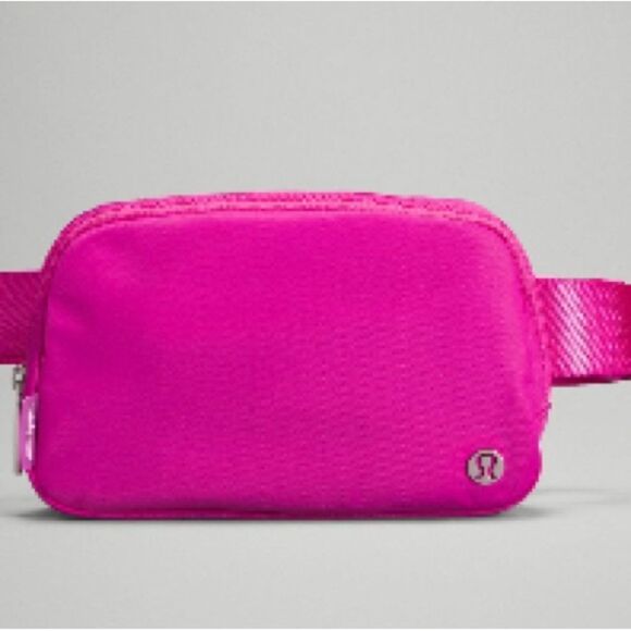 Lululemon Everywhere Belt Bag Waist Fanny pack SONIC PINK HOT PINK Perfect NWT - Picture 2 of 4